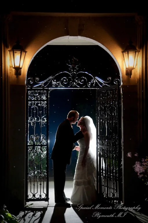 Grosse Pointe War Memorial Grosse Pointe Farms MI wedding photograph