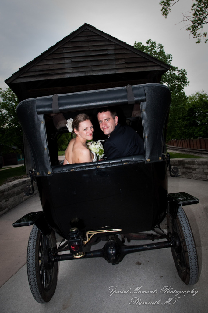 Eagle Tavern Greenfield Village Dearborn MI wedding photograph