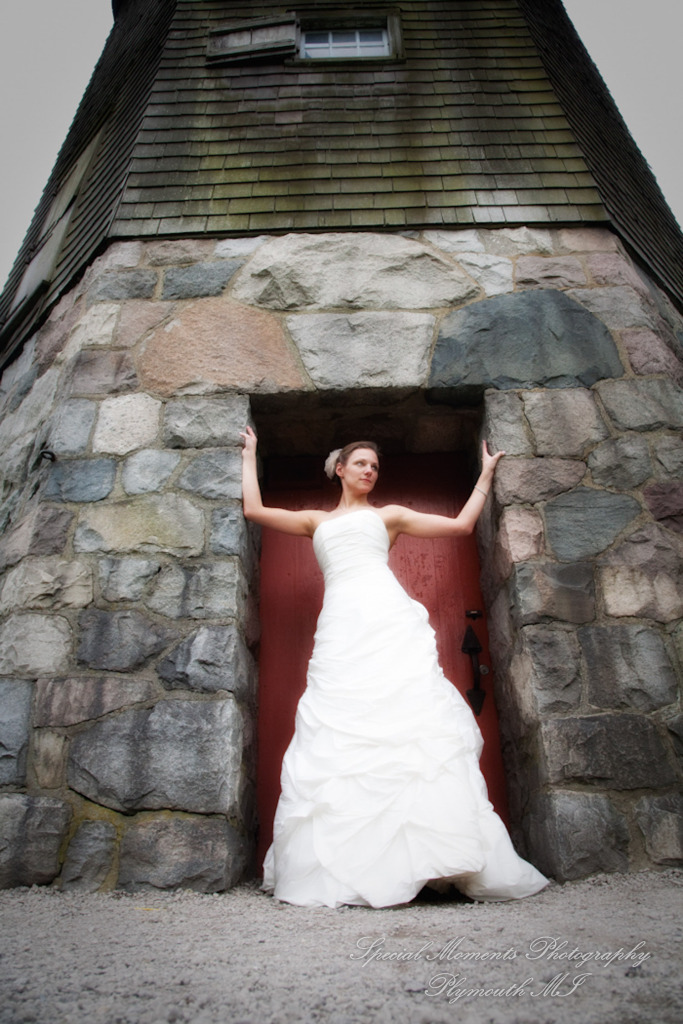 Eagle Tavern Greenfield Village Dearborn MI wedding photograph