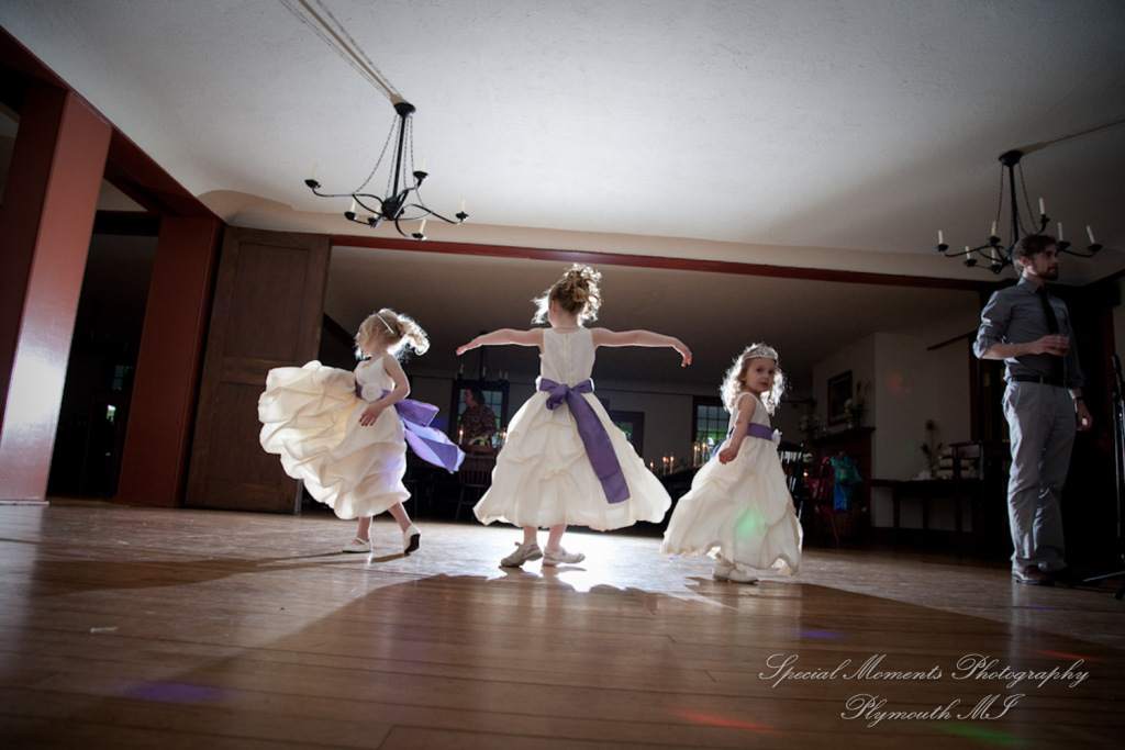 Eagle Tavern Greenfield Village Dearborn MI wedding photograph