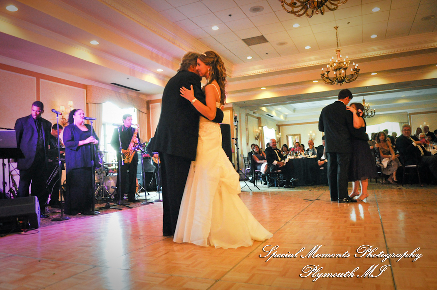 Amanda & Charlie at Barton Hills Country Club Ann Arbor MI wedding photography