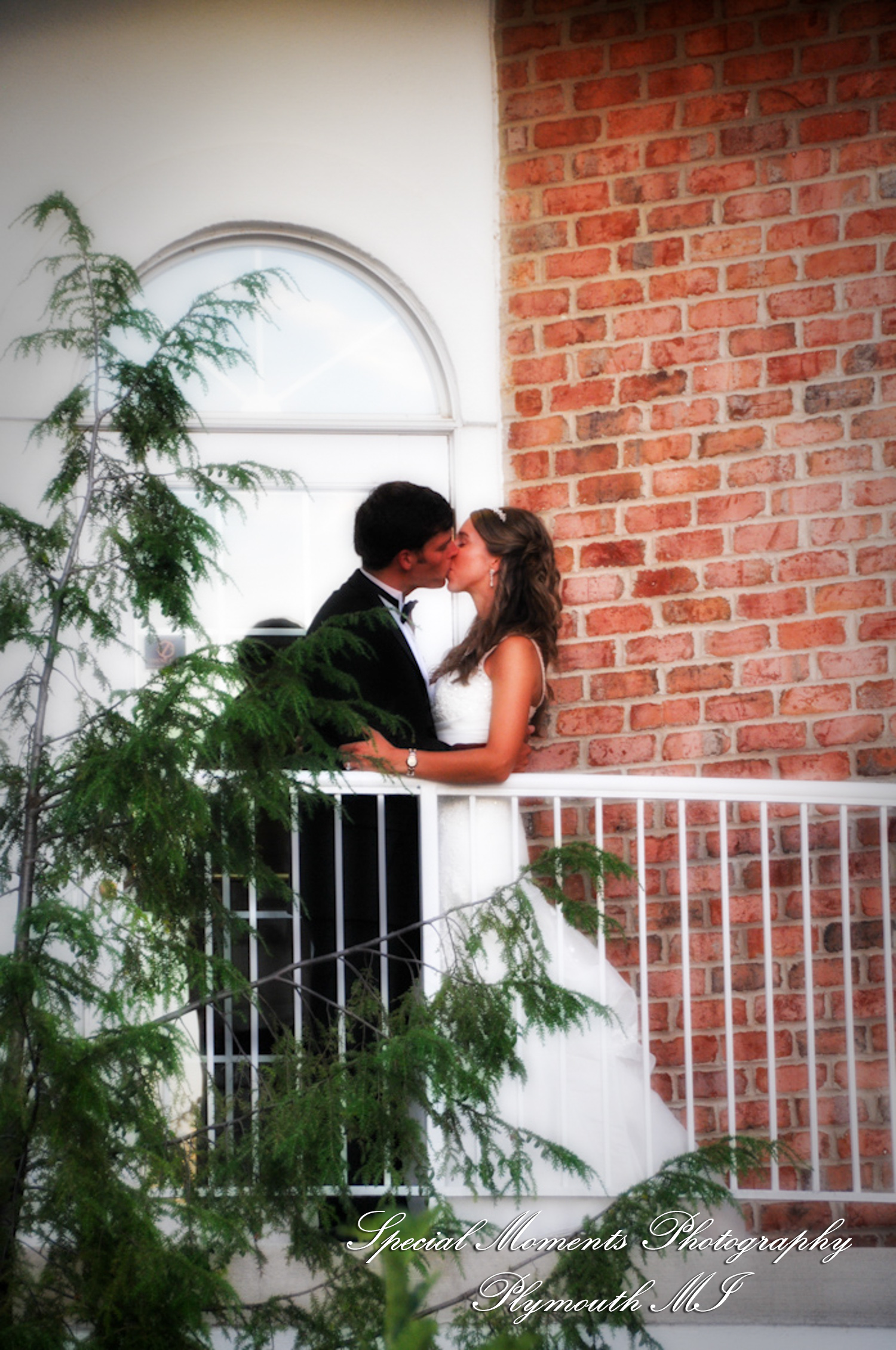 Amanda & Charlie at Barton Hills Country Club Ann Arbor MI wedding photography