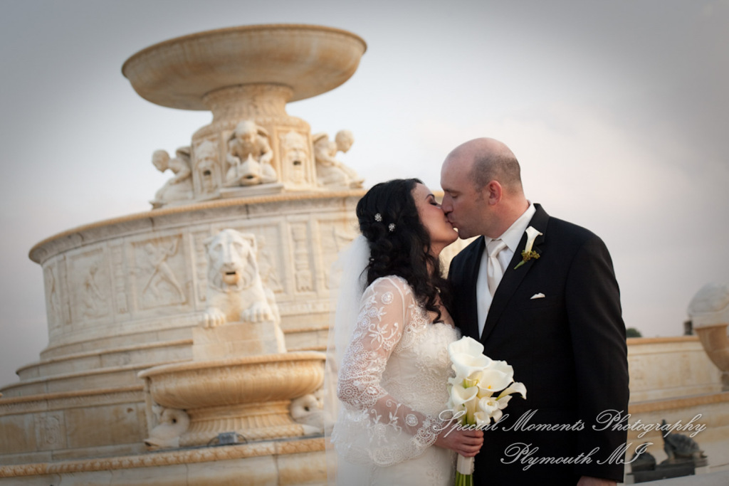 5 Star - Detroit Yacht Club wedding photograph