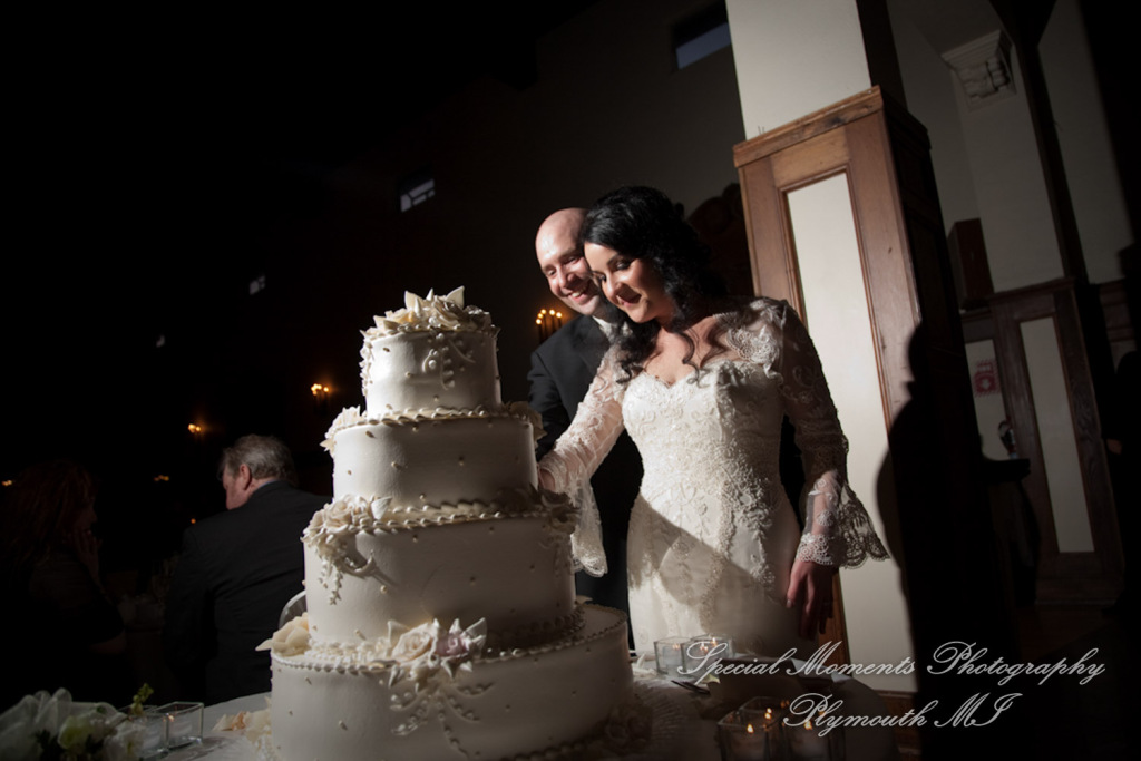 Detroit Yacht Club wedding photograph