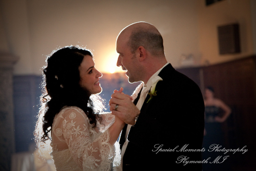 5 Star - Detroit Yacht Club wedding photograph