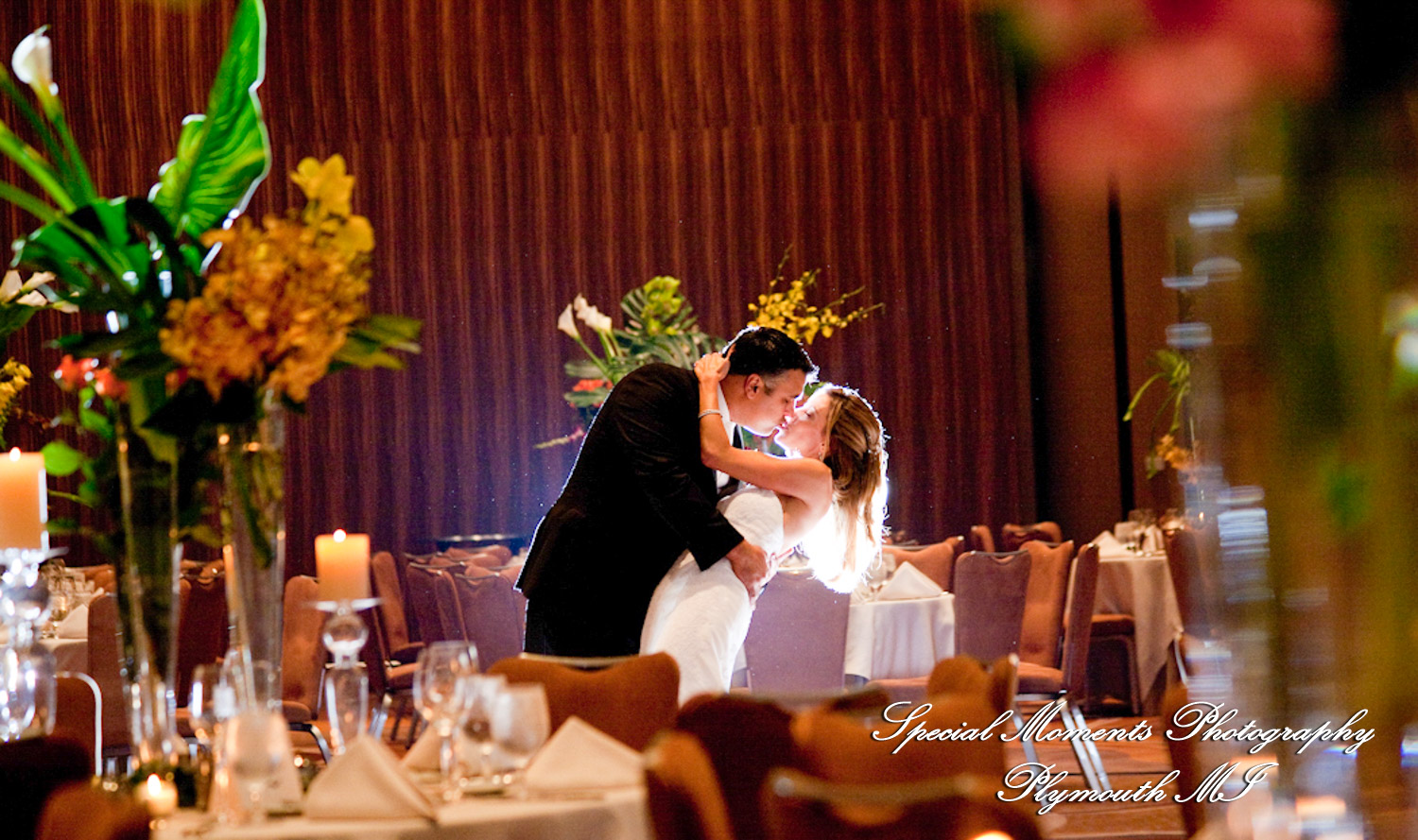 Julie & Ajay at MGM Grand Hotel & Casino Detroit MI wedding photography