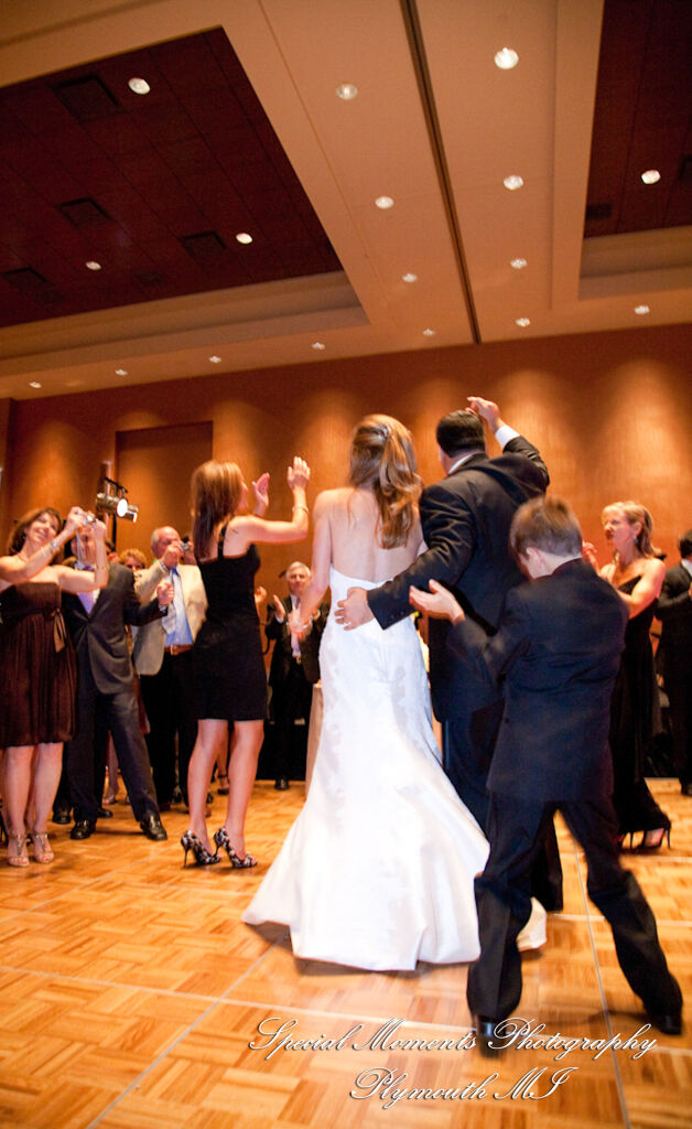 Julie & Ajay at MGM Grand Hotel & Casino Detroit MI wedding photography