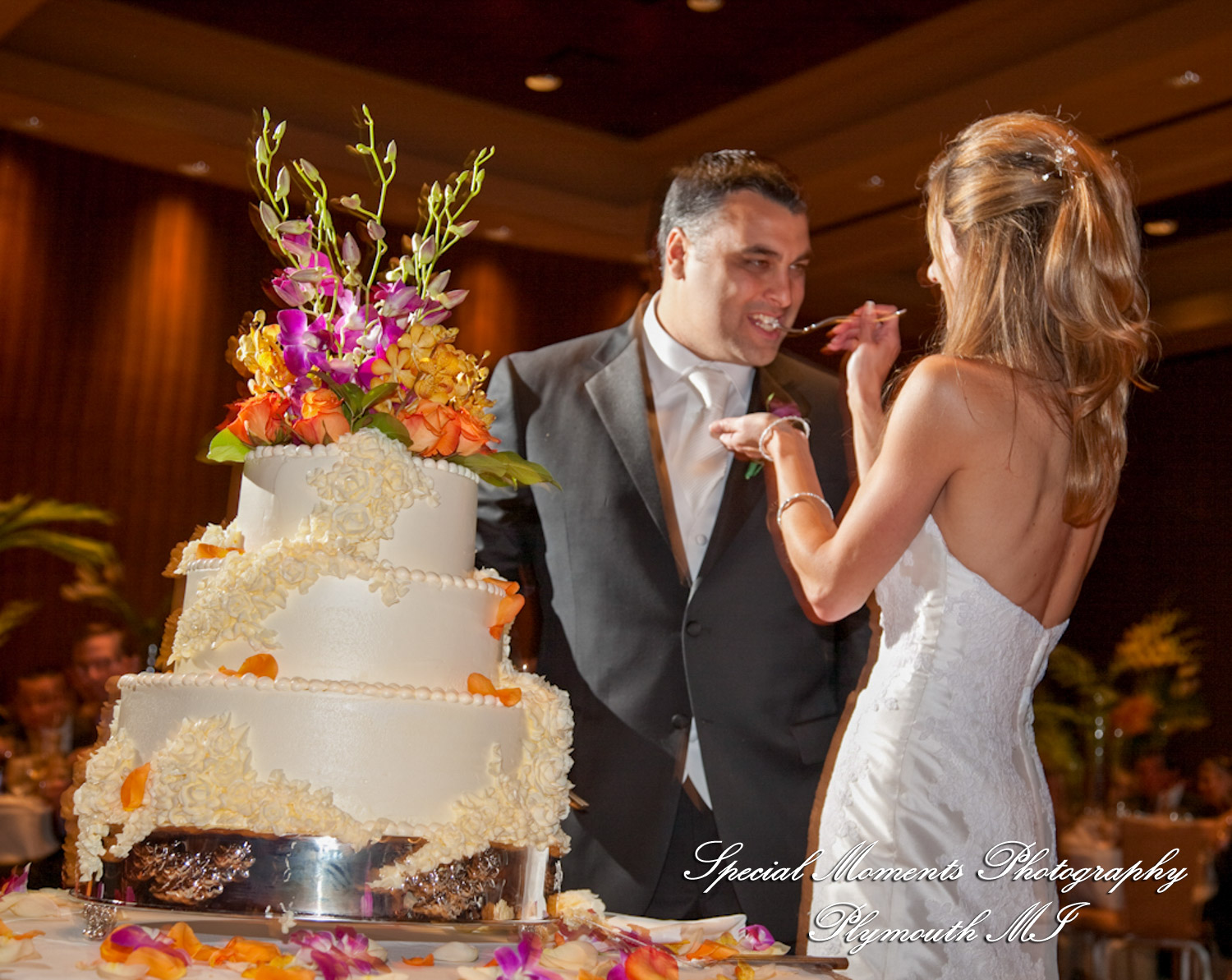 Julie & Ajay at MGM Grand Hotel & Casino Detroit MI wedding photography