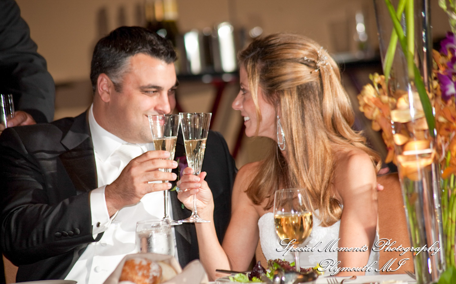 Julie & Ajay at MGM Grand Hotel & Casino Detroit MI wedding photography