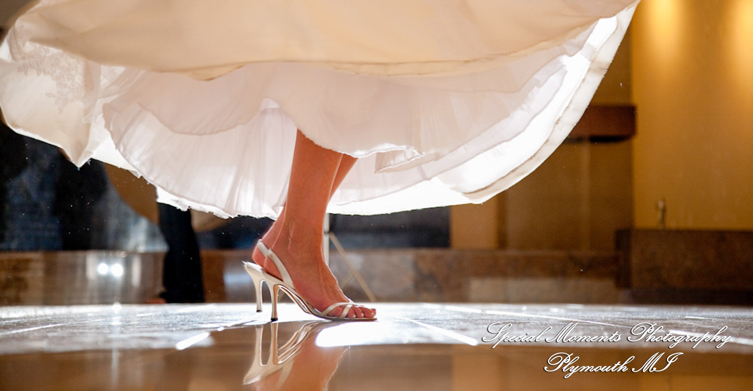 Julie & Ajay at MGM Grand Hotel & Casino Detroit MI wedding photography