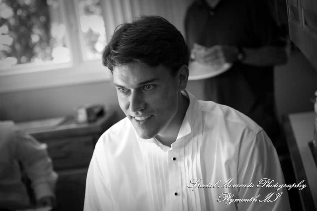 Jennifer & Jason at St. Kateri Tekakwitha Catholic Dearborn MI wedding photography