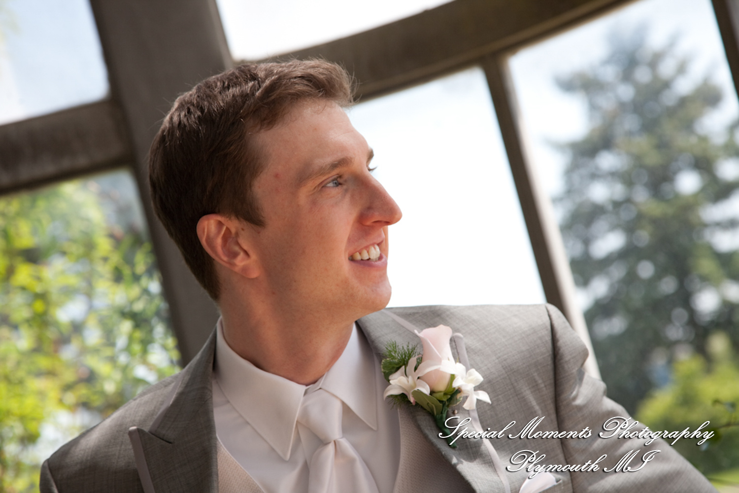 Oh & Brian at Anna Scripps Whitcomb Conservatory Detroit MI wedding photography