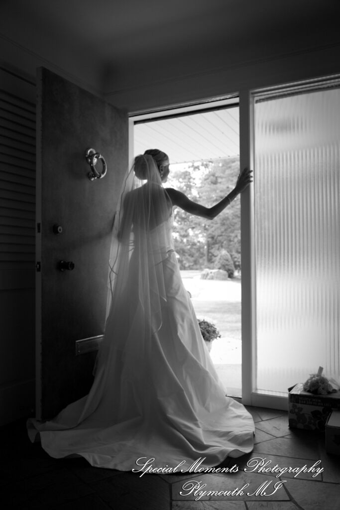 Jennifer & Jason at St. Kateri Tekakwitha Catholic Dearborn MI wedding photography