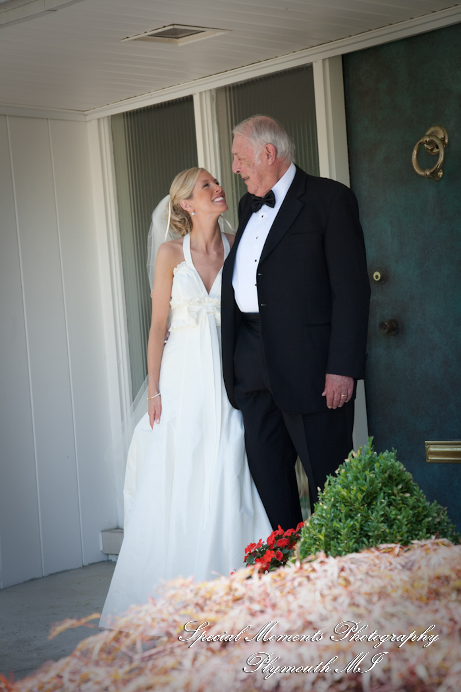 Jennifer & Jason at St. Kateri Tekakwitha Catholic Dearborn MI wedding photography