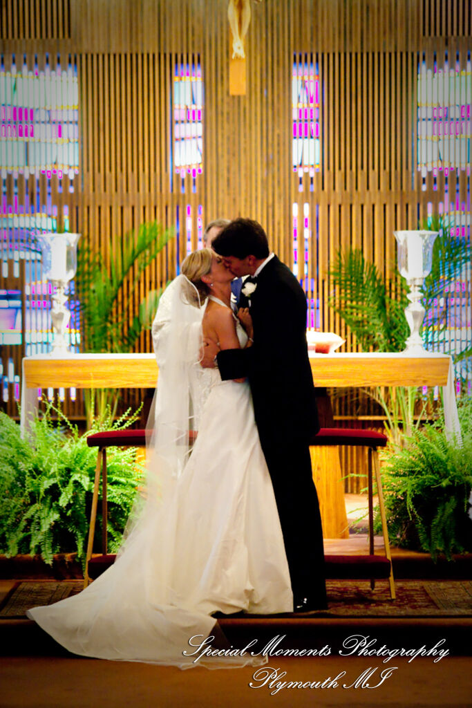 Jennifer & Jason at St. Kateri Tekakwitha Catholic Dearborn MI wedding photography