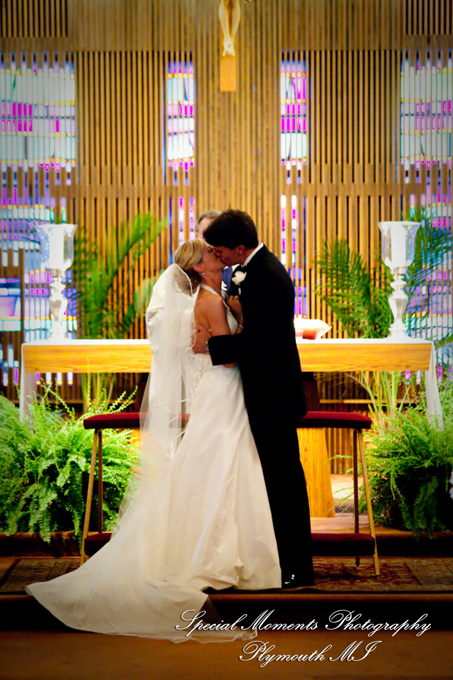 Jennifer & Jason at St. Kateri Tekakwitha Catholic Dearborn MI wedding photography