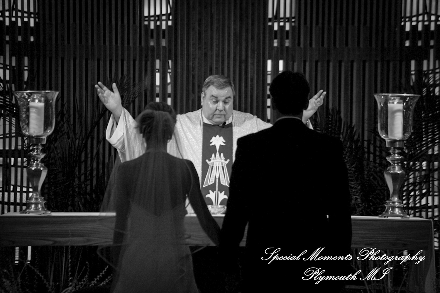 Jennifer & Jason at St. Kateri Tekakwitha Catholic Dearborn MI wedding photography
