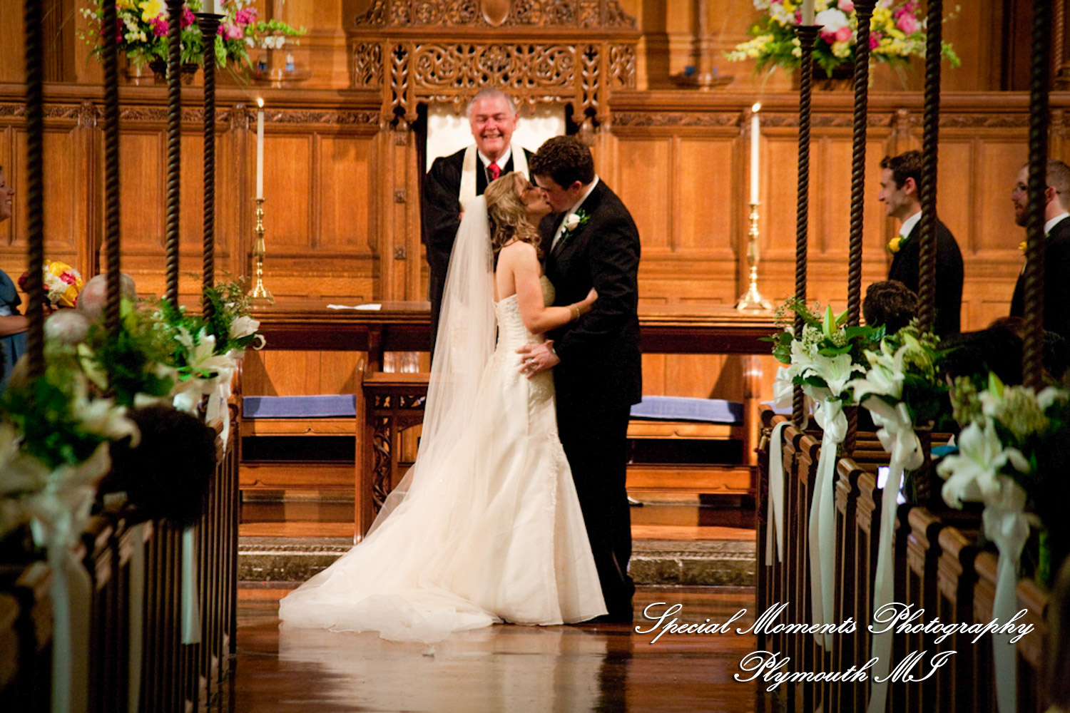 Allison & Richard at Jefferson Avenue Presbyterian Detroit MI wedding photography
