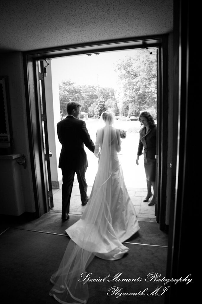 Jennifer & Jason at St. Kateri Tekakwitha Catholic Dearborn MI wedding photography