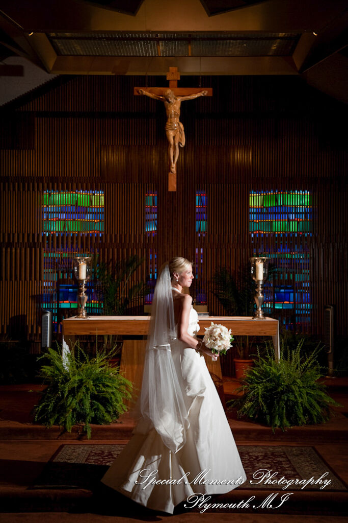 Jennifer & Jason at St. Kateri Tekakwitha Catholic Dearborn MI wedding photography
