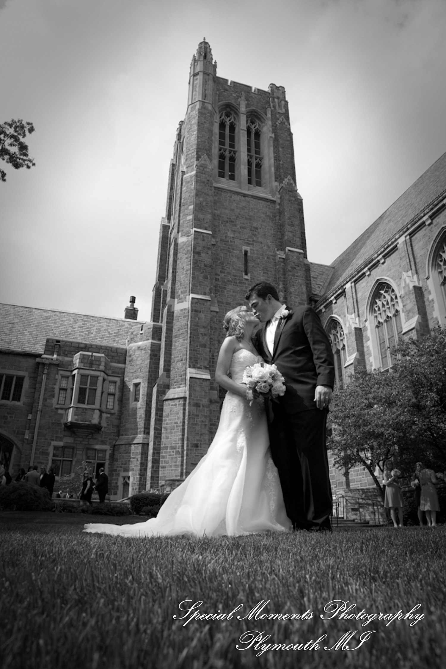 Allison & Richard at Jefferson Avenue Presbyterian Detroit MI wedding photography