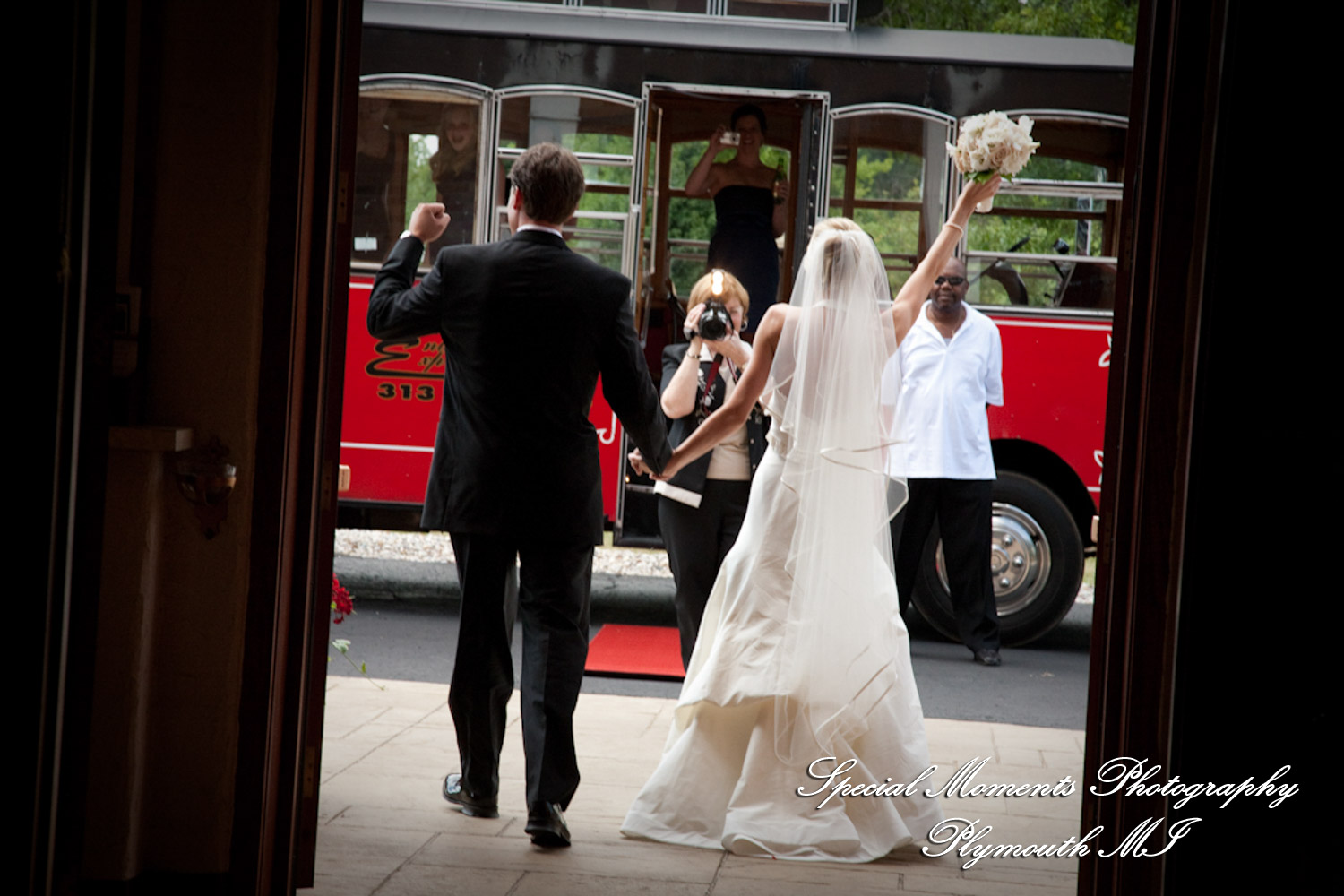 Jennifer & Jason at St. Kateri Tekakwitha Catholic Dearborn MI wedding photography