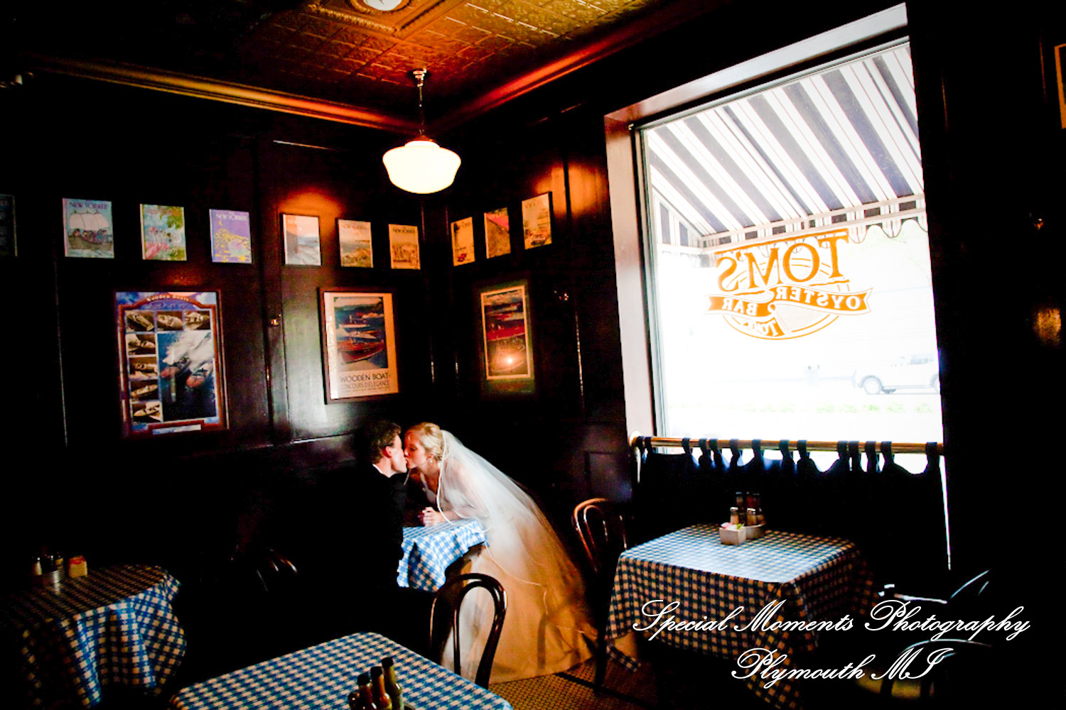 Jennifer & Jason in Downtown Detroit MI wedding photography