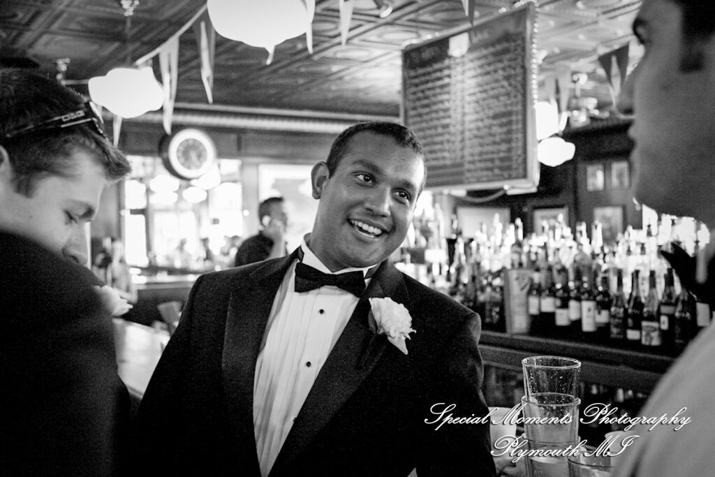 Jennifer & Jason in Downtown Detroit MI wedding photography