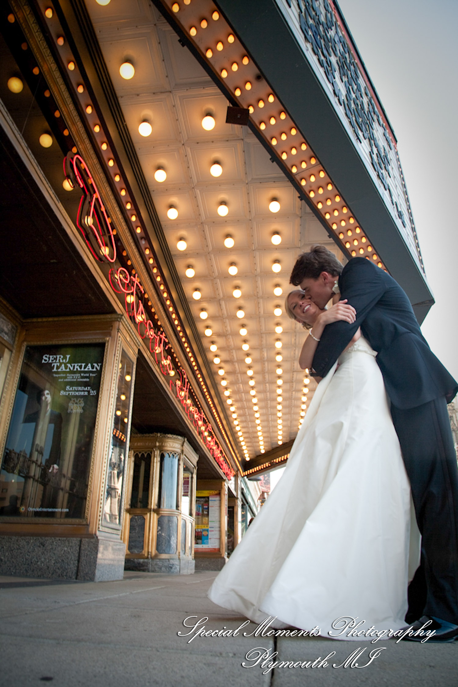 Jennifer & Jason in Downtown Detroit MI wedding photography