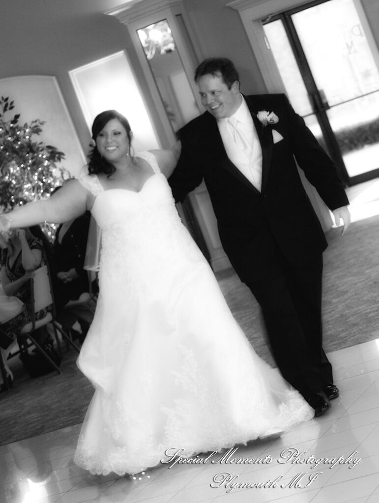 Caitlin & Kevin at Plymouth Manor Plymouth MI wedding photography
