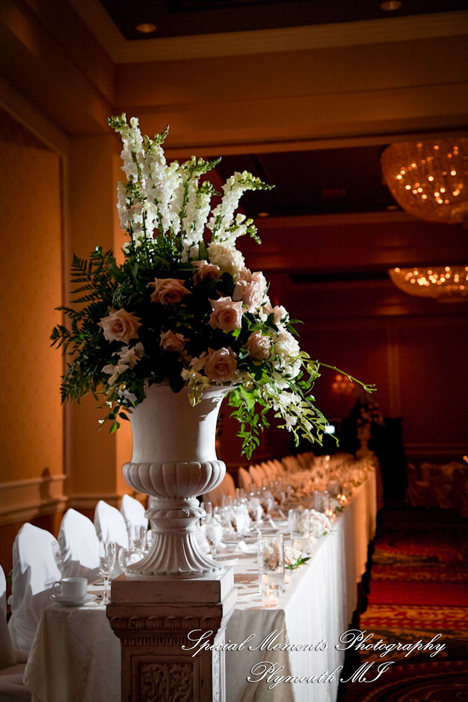 Jennifer & Jason at Dearborn Inn Dearborn MI wedding photography