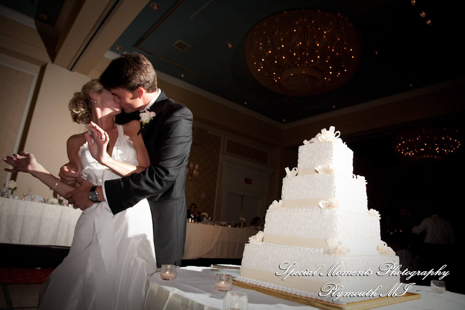 Jennifer & Jason at Dearborn Inn Dearborn MI wedding photography