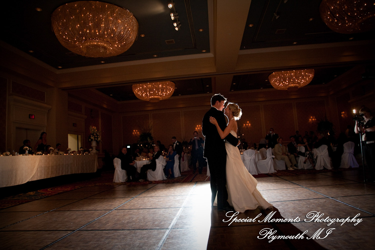 Jennifer & Jason at Dearborn Inn Dearborn MI wedding photography