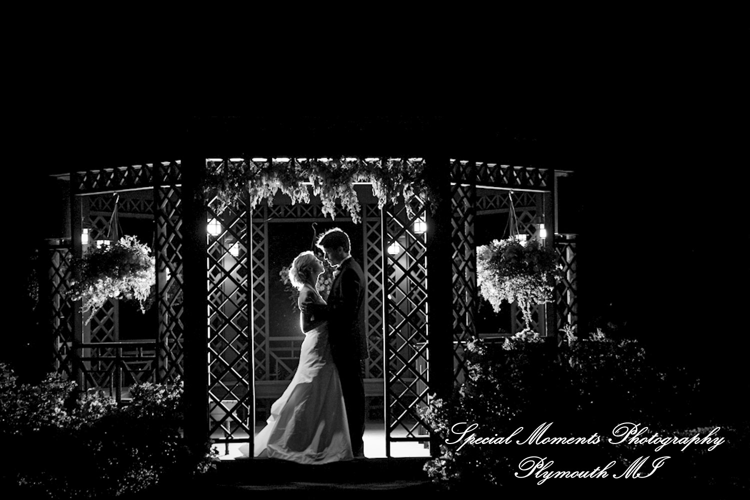Jennifer & Jason at Dearborn Inn Dearborn MI wedding photography