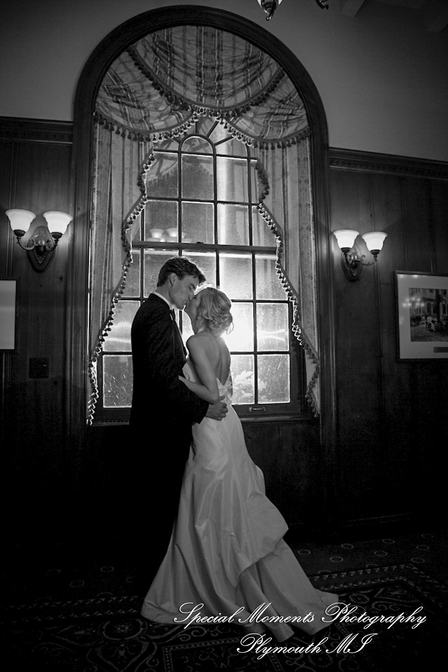 Jennifer & Jason at Dearborn Inn Dearborn MI wedding photography