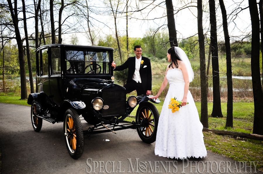 Calvary Baptist Church Ypsilanti wedding photographs