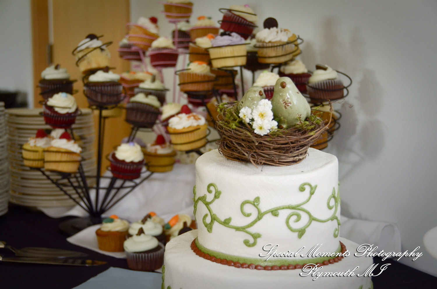 Michele & Glenn at First Unitarian Universalist Congregation Ann Arbor MI wedding photography