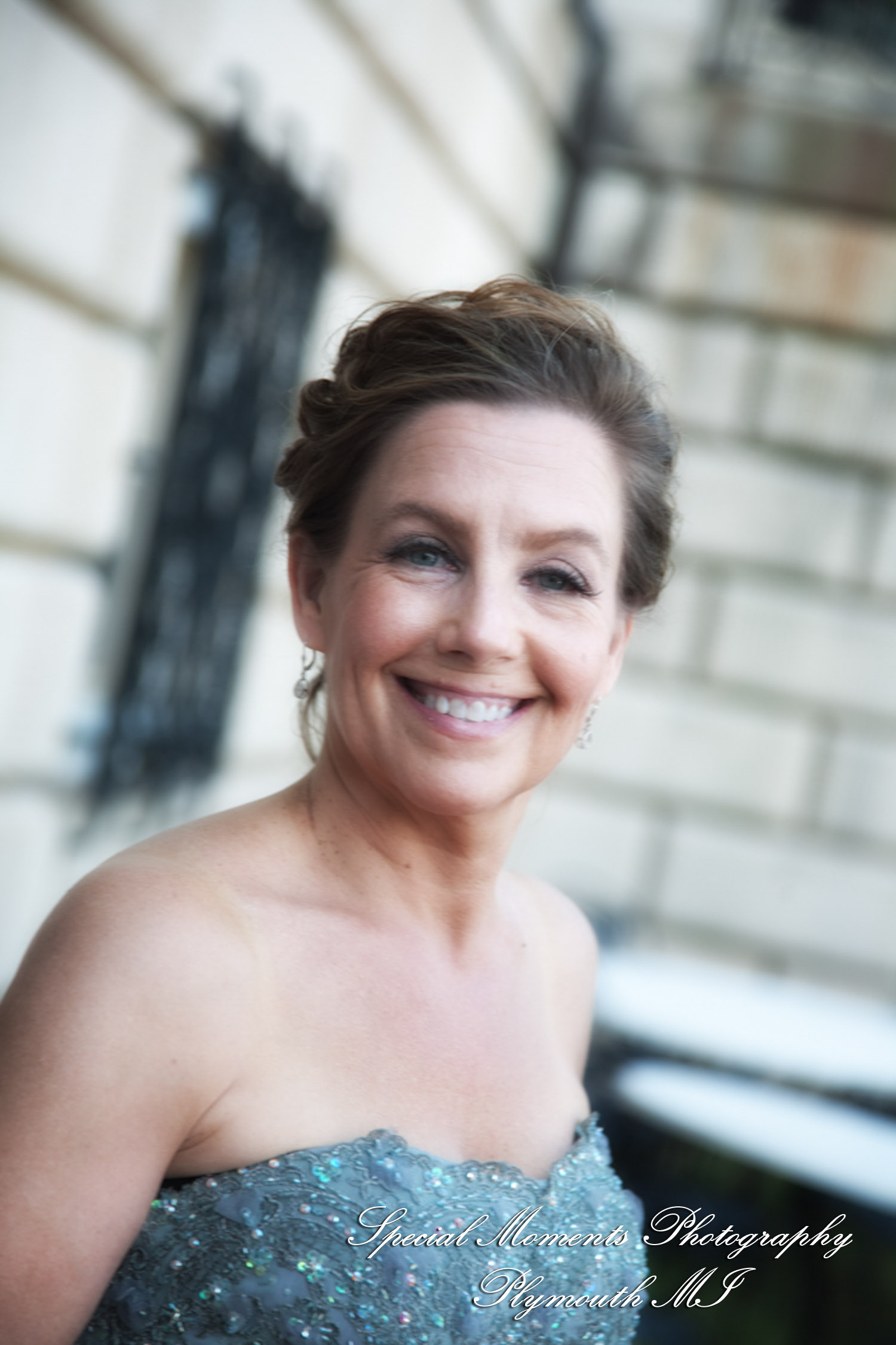 Allison & Christopher at Grosse Pointe War Memorial Grosse Pointe Farms MI wedding photography