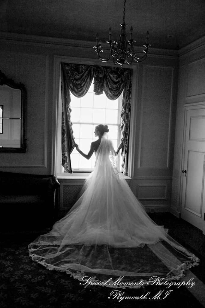 Allison & Christopher at Grosse Pointe War Memorial Grosse Pointe Farms MI wedding photography