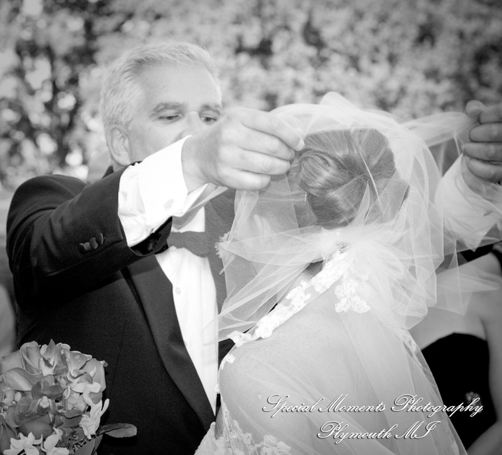Allison & Christopher at Grosse Pointe War Memorial Grosse Pointe Farms MI wedding photography