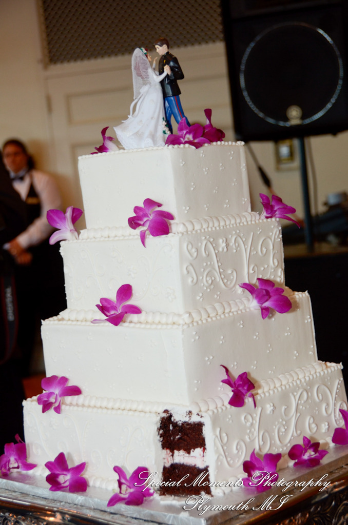 Allison & Christopher at Grosse Pointe War Memorial Grosse Pointe Farms MI wedding photography