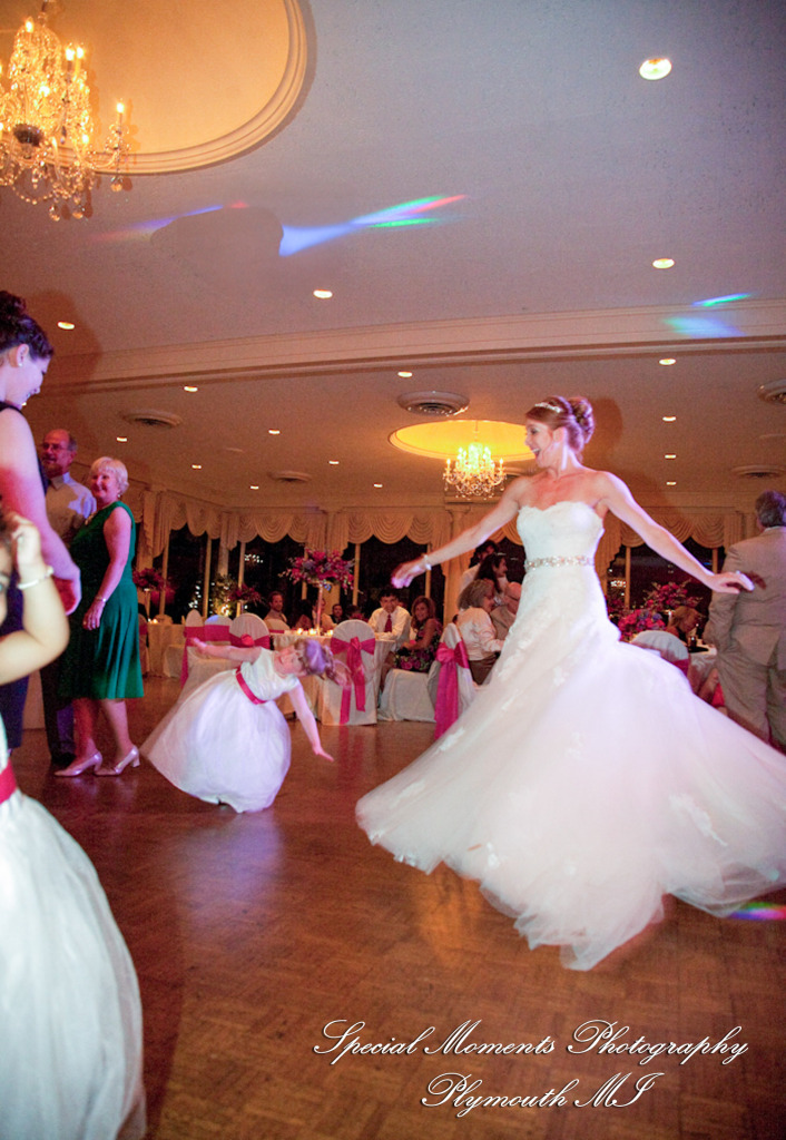 Allison & Christopher at Grosse Pointe War Memorial Grosse Pointe Farms MI wedding photography