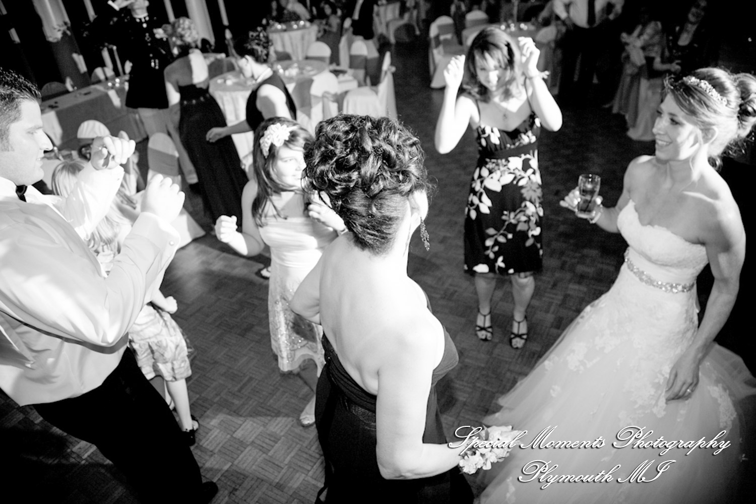 Allison & Christopher at Grosse Pointe War Memorial Grosse Pointe Farms MI wedding photography