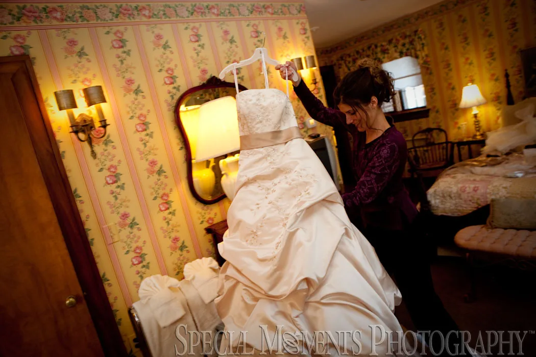 The English Inn Eaton Rapids MI wedding photograph