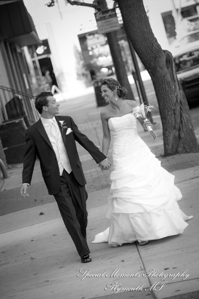 Jennifer & Matt at Glen Oaks Golf Club Farmington Hills MI wedding photography