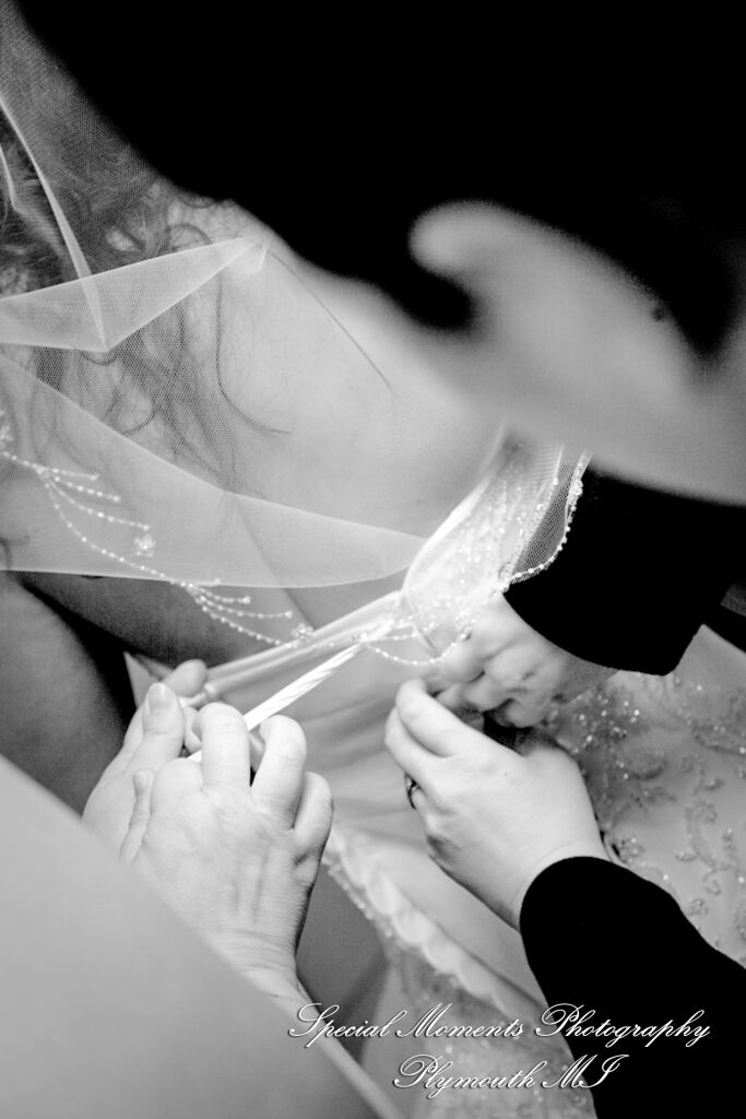 Rachelle & Matthew at Grosse Pointe Academy Chapel Grosse Pointe Farms MI wedding photography