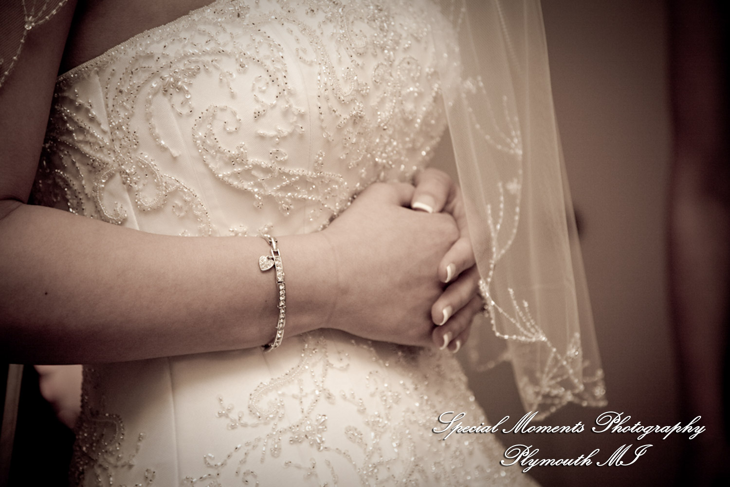 Rachelle & Matthew at Grosse Pointe Academy Chapel Grosse Pointe Farms MI wedding photography