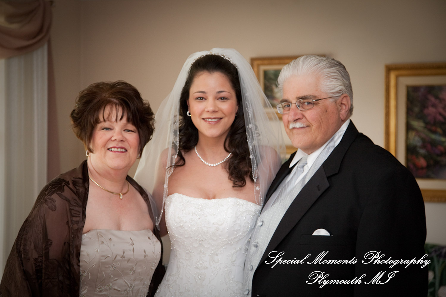 Rachelle & Matthew at Grosse Pointe Academy Chapel Grosse Pointe Farms MI wedding photography