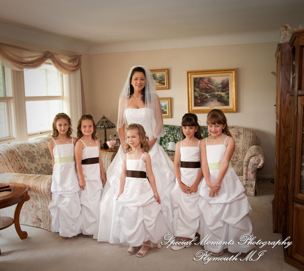 Rachelle & Matthew at Grosse Pointe Academy Chapel Grosse Pointe Farms MI wedding photography