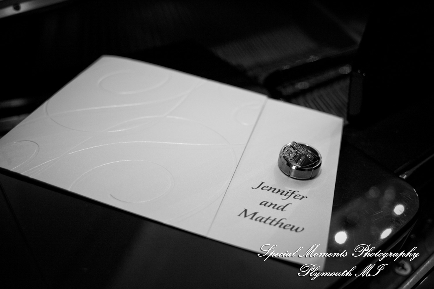 Jennifer & Matt at Glen Oaks Golf Club Farmington Hills MI wedding photography